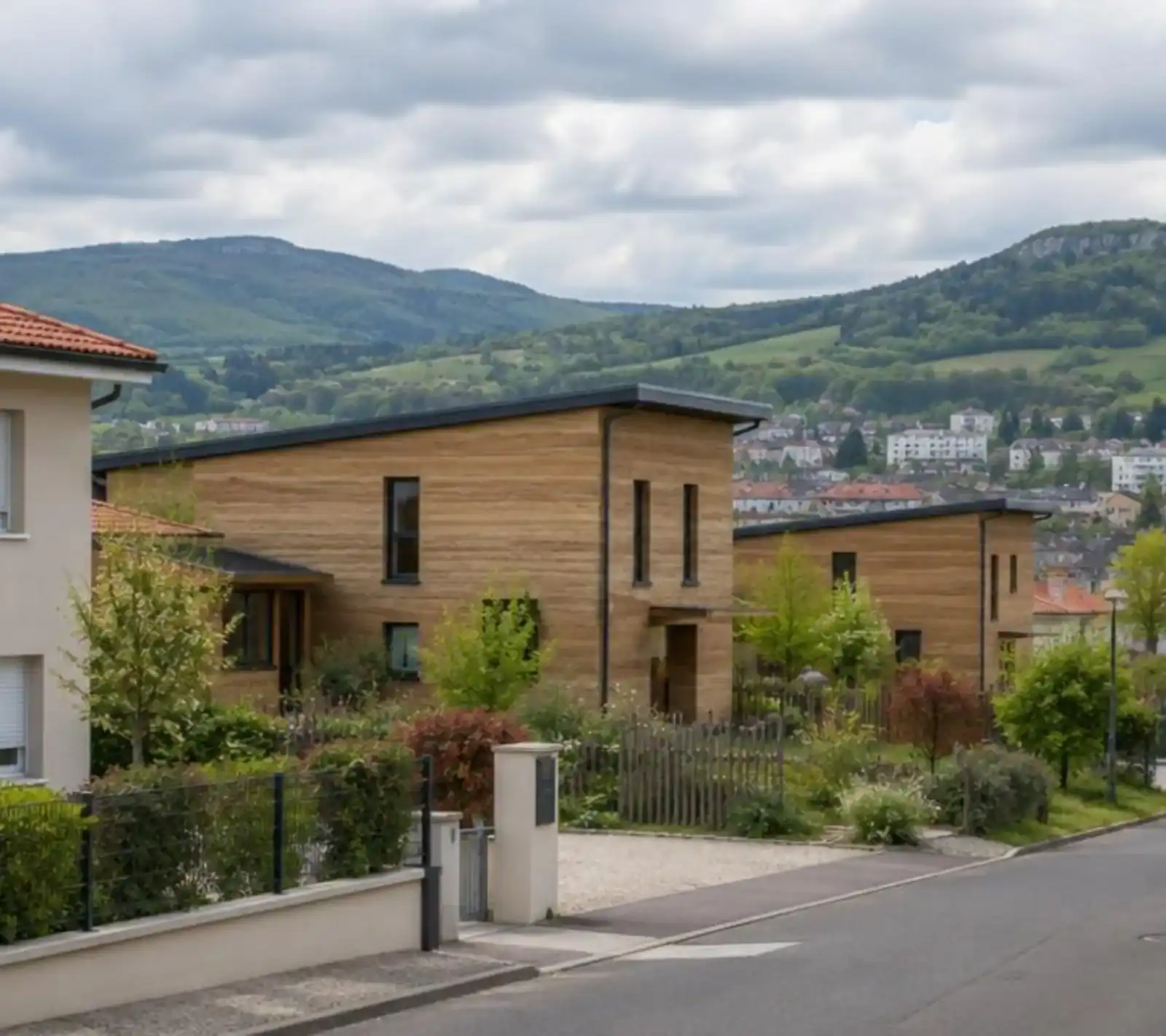 Quartier résidentiel de Bourgoin-Jallieu aux volets roulants
